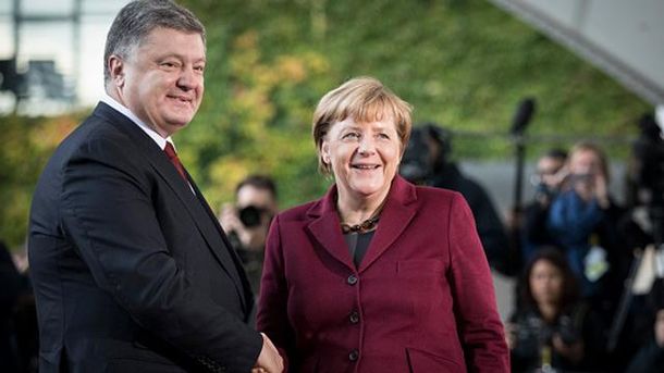 Порошенко: «Нормандська четвірка» домовилася про створення дорожньої карти Мінських угод