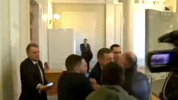 Движение автотранспорта по улице Грушевского в Киеве восстановлено - Цензор.НЕТ 5939