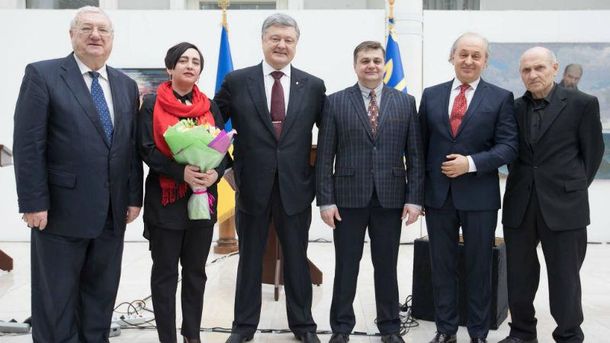 Петро Порошенко з лауреатами Шевченківської премії Петро Порошенко з лауреатами Шевченківської премії