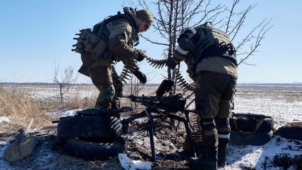 Боевики обстреливают украинские позиции в рамках проведения командно-штабных военных учений Боевики обстреливают украинские позиции в рамках проведения командно-штабных военных учений
