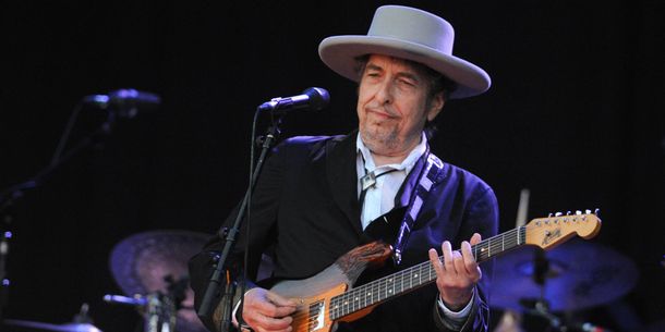 Боб Дилан не забрал денежный приз Нобелевской премии