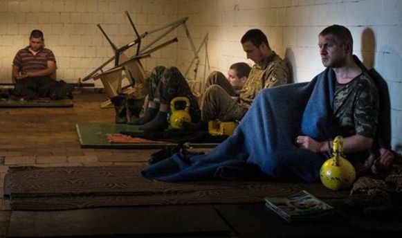 Донецкие и луганские боевики держат в плену 127 человек Донецкие и луганские боевики держат в плену 127 человек
