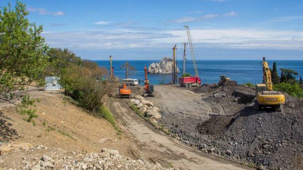 В Гурзуфі знищують відомий курорт В Гурзуфі знищують відомий курорт