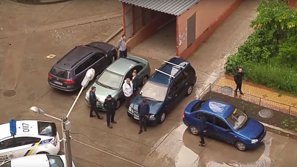 Масова бійка в Одесі: поліцейському зламали ніс
