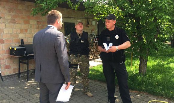 Слідчі «завітали» до одного з керівників «Демальянсу»