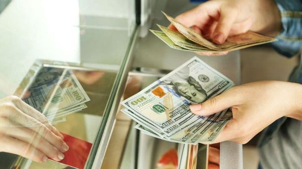 Курс валют на сьогодні: НБУ послабив курс гривні