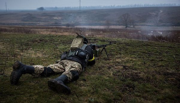 Семеро українських військових поранені в зоні АТО за добу