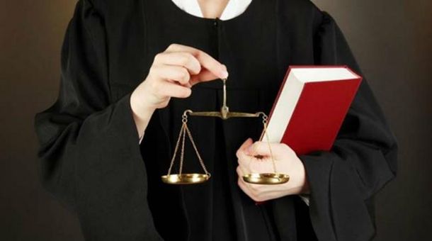 Сусіди, брати, сестри, діти, родичі, або кумівство серед суддів найвищого рівня