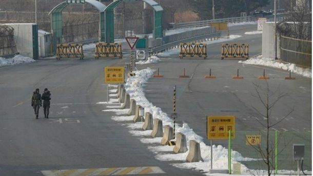 Південна Корея відкрила попереджувальний вогонь у бік КНДР
