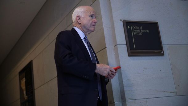 Маккейн закликав Трампа покаятися, якщо його зв’язки з Росією підтвердяться