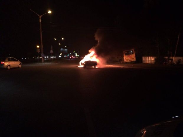 Жуткое ДТП во Львове с участием маршрутки: автомобиль сгорел дотла 3