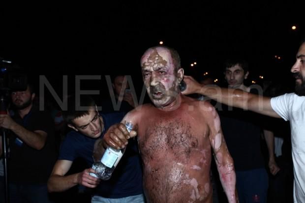 Єреван, самоспалення, сутички, протести