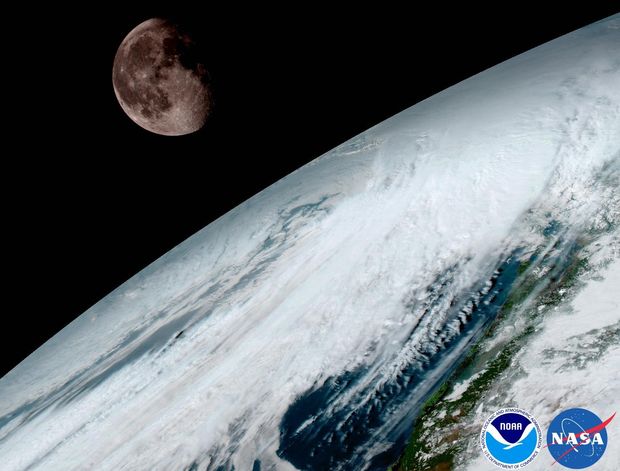 NASA показало неймовірні фото Землі