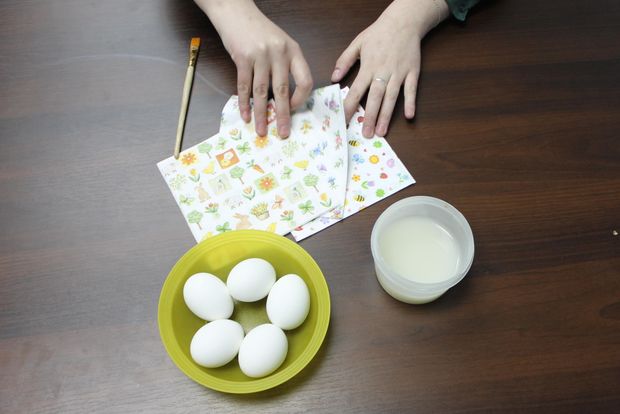 Декупаж пасхальних яєць 