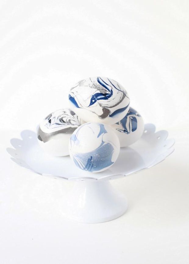 Як розфарбувати пасхальне яйце