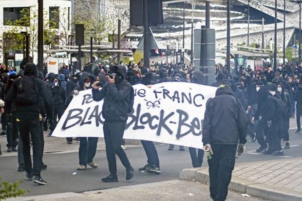 У Парижі на акції протесту проти Марін Ле Пен сталися заворушення