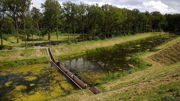 МІст в селі Халстерен, НІдерланди