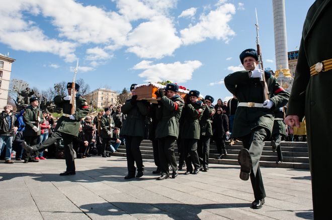 Великий і легендарний: У Києві попрощалися із бійцем "Годзилою"